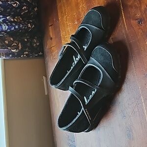Sketchers Women's Size 6 Black Mery-Janes